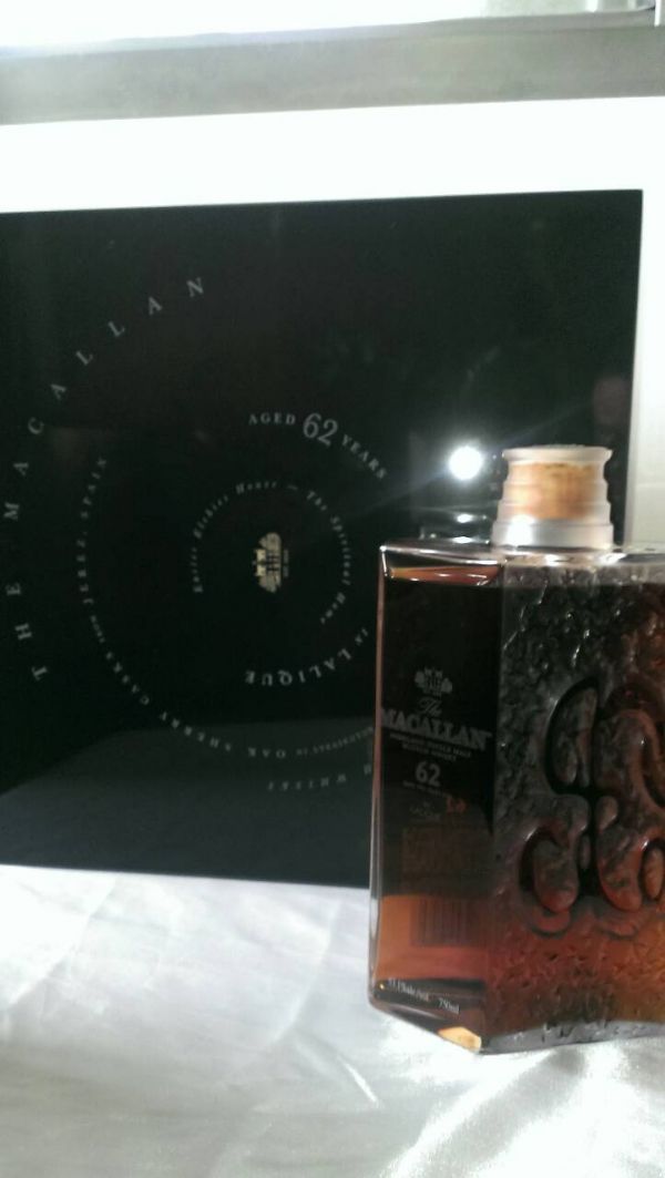 MACALLAN 62y Lalique Limited release 400 bottles