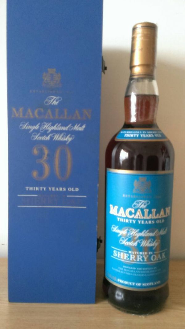 MACALLAN sherry oak 30y (Old release with blue wooden box)